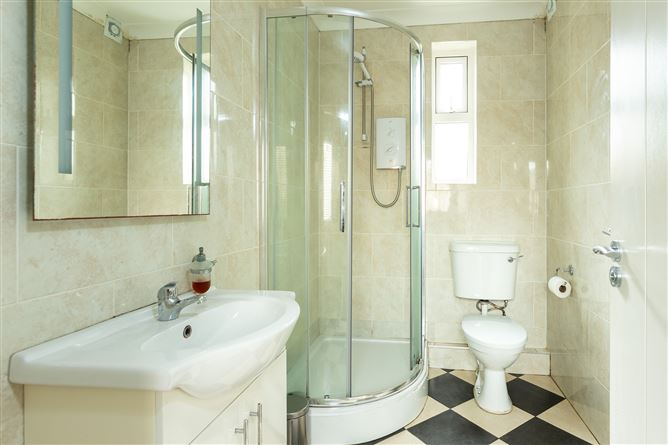 Hamlet Cottage, Kilmacsimon Quay, Bandon, Cork