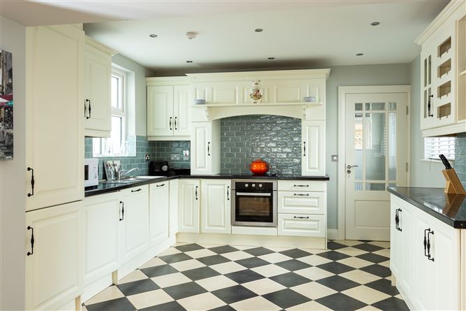 Hamlet Cottage, Kilmacsimon Quay, Bandon, Cork