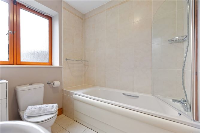 1B Belarmine Drive, Stepaside, Dublin 18  , Stepaside, Dublin 18