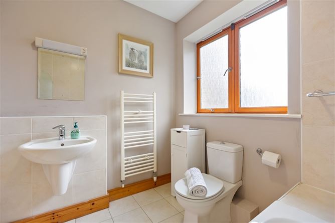 1B Belarmine Drive, Stepaside, Dublin 18  , Stepaside, Dublin 18
