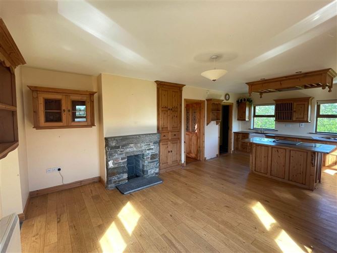 7 Cois Na Habhainn, Carrigaholt, County Clare