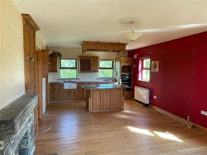 7 Cois Na Habhainn, Carrigaholt, County Clare