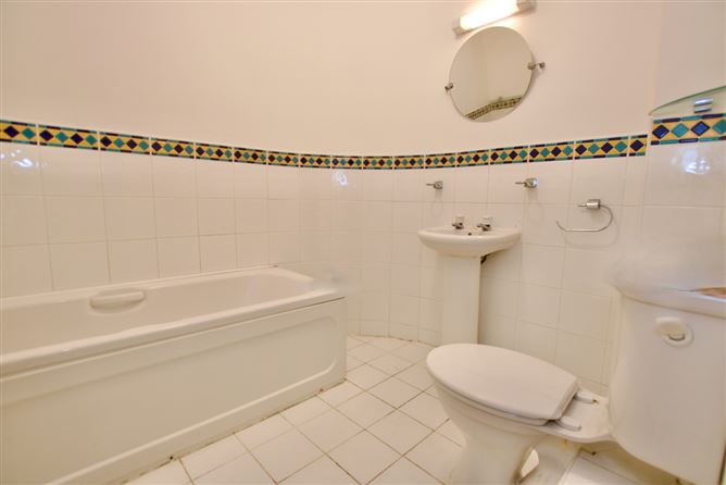 8 The Granary, rivercourt, Ballymahon, Longford