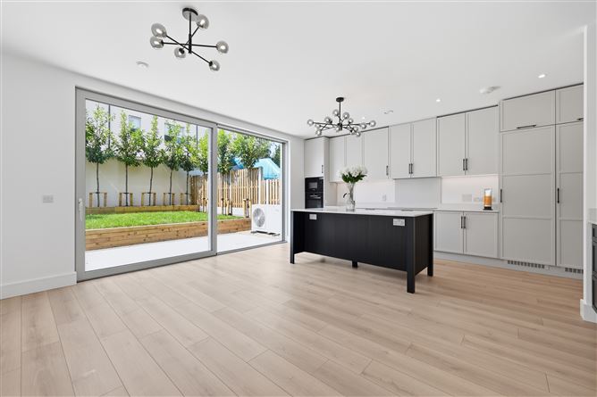 Photo 12 of 32 — 9 Black Cap Grove, Auburn Woods, Malahide, County Dublin