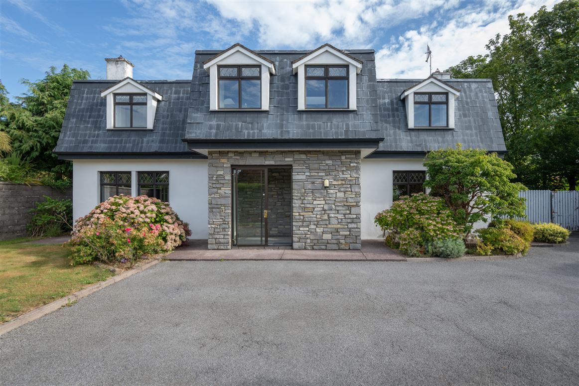 Cnoc an Aighre, Model Farm Road, Carrigrohane, Co. Cork