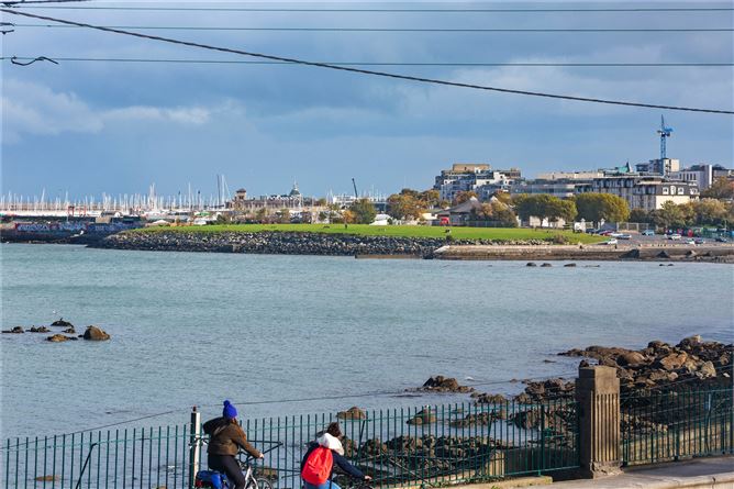 Apartment 2, 97 Seapoint Avenue, Monkstown, Co. Dublin