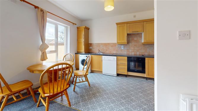 32 The Courtyard, Redmond Cove, Wexford Town