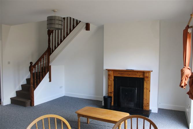 32 The Courtyard, Redmond Cove, Wexford Town