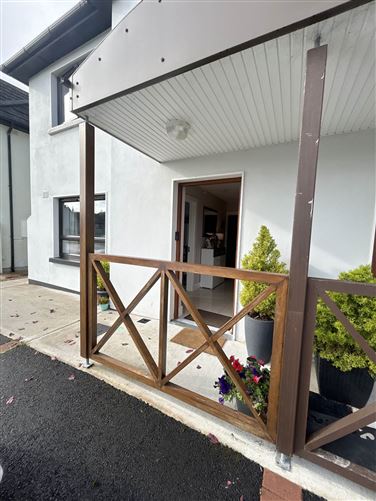 6 Hill View, Creggaunahilla, Clarecastle, County Clare