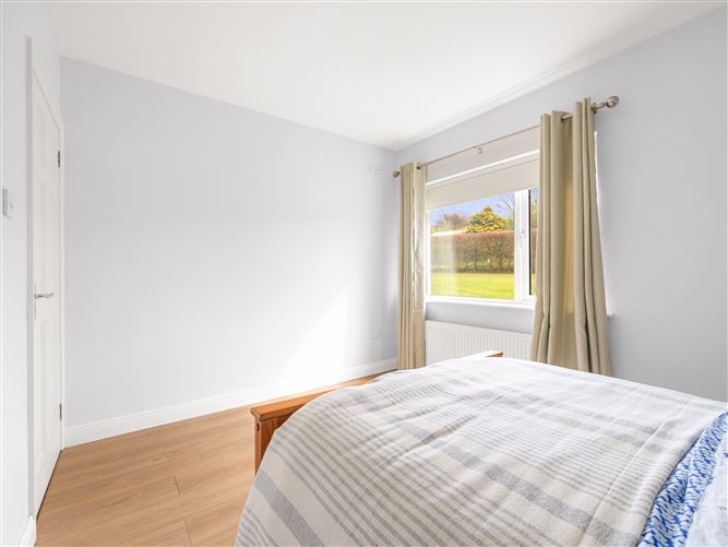 https://photos-a.propertyimages.ie/media/5/9/5/4925595/d45902b7-00b0-4c55-92fd-e3bd120646f5_l.jpg