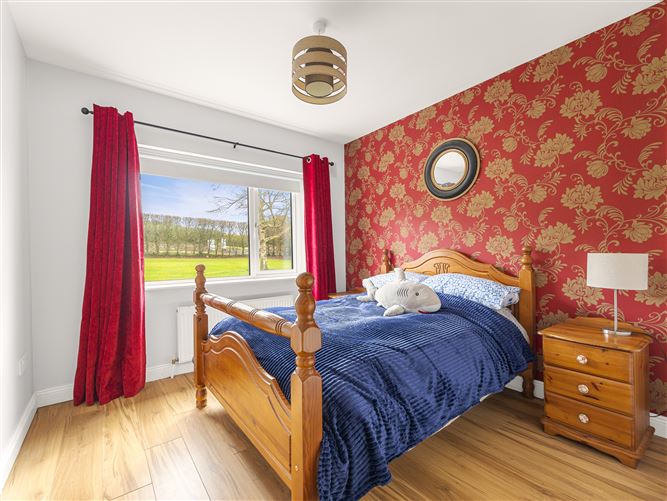https://photos-a.propertyimages.ie/media/5/9/5/4925595/d45902b7-00b0-4c55-92fd-e3bd120646f5_l.jpg