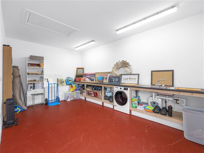 https://photos-a.propertyimages.ie/media/5/9/5/4925595/d45902b7-00b0-4c55-92fd-e3bd120646f5_l.jpg