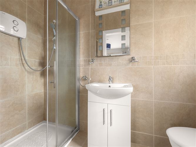 https://photos-a.propertyimages.ie/media/5/9/5/4925595/d45902b7-00b0-4c55-92fd-e3bd120646f5_l.jpg