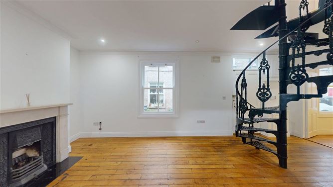 Mackies Place, off Pembroke Street Lower, Dublin 2, Dublin