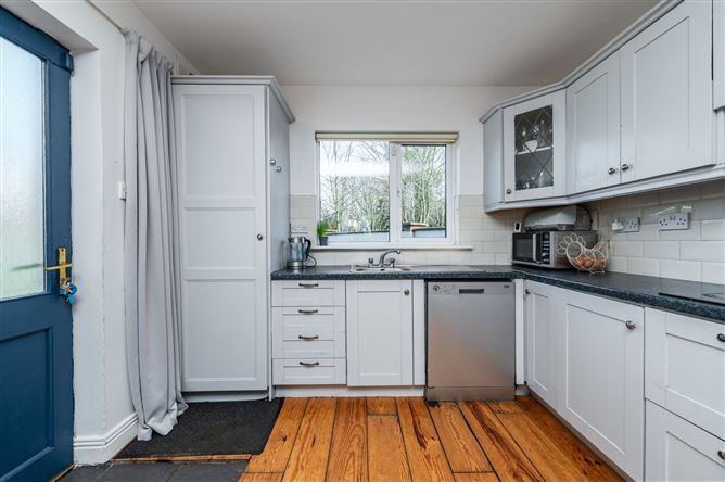 https://photos-a.propertyimages.ie/media/5/9/5/5004595/d253dad5-2bd1-4ef5-8384-95f870870fe2_l.jpg