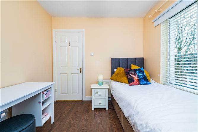 https://photos-a.propertyimages.ie/media/5/9/5/5004595/d253dad5-2bd1-4ef5-8384-95f870870fe2_l.jpg