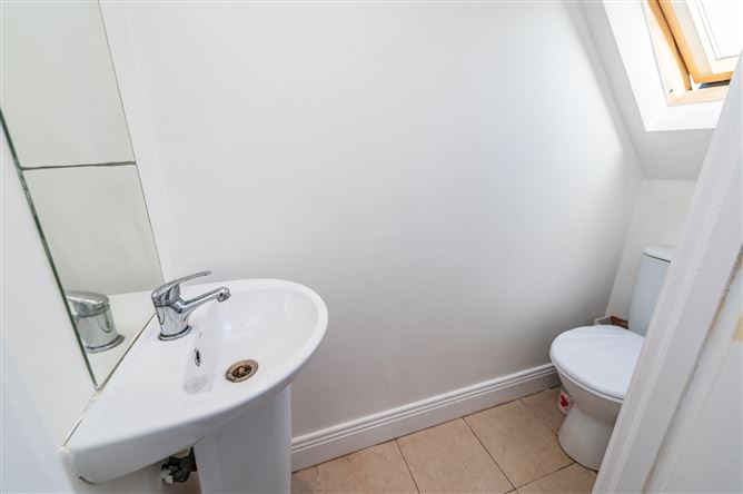 https://photos-a.propertyimages.ie/media/5/9/5/5004595/d253dad5-2bd1-4ef5-8384-95f870870fe2_l.jpg