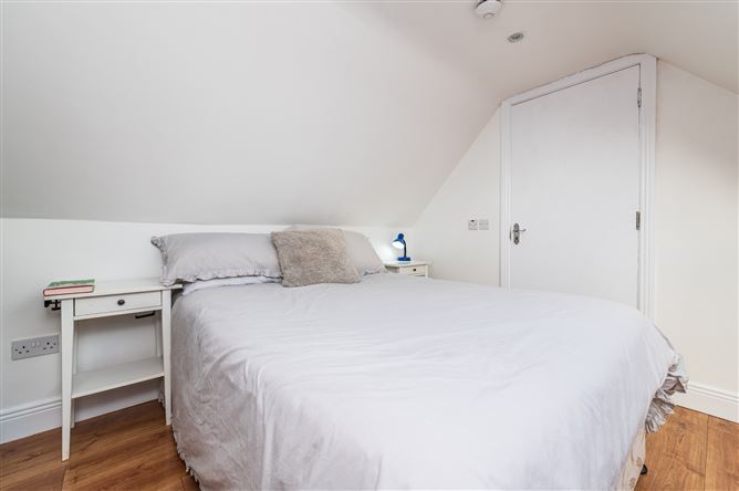 https://photos-a.propertyimages.ie/media/5/9/5/5004595/d253dad5-2bd1-4ef5-8384-95f870870fe2_l.jpg