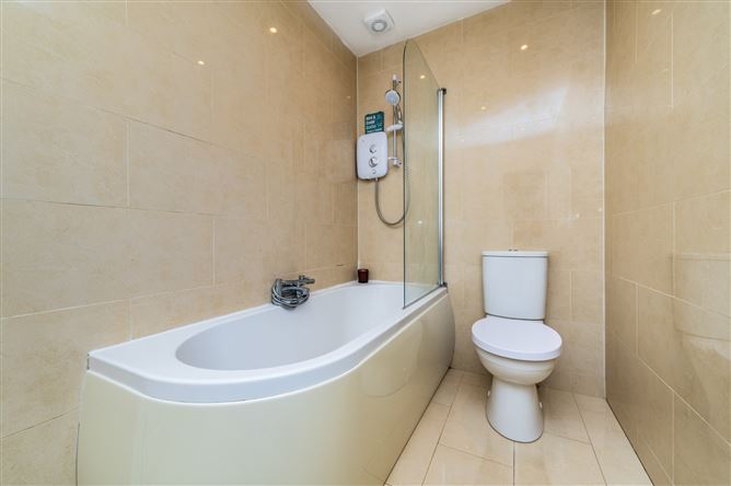 https://photos-a.propertyimages.ie/media/5/9/5/5004595/d253dad5-2bd1-4ef5-8384-95f870870fe2_l.jpg