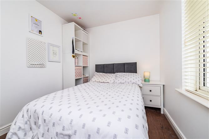 https://photos-a.propertyimages.ie/media/5/9/5/5004595/d253dad5-2bd1-4ef5-8384-95f870870fe2_l.jpg