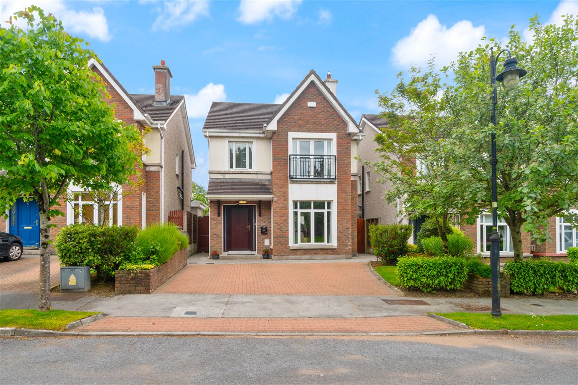 64 Ros Caoin, Roscam, Galway City