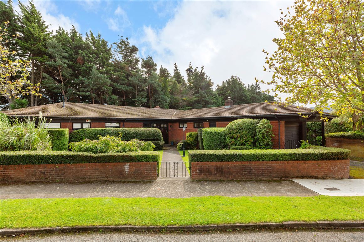 15 Avonmore, Leopardstown Road, Foxrock, Dublin 18