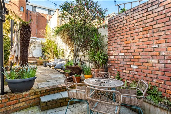 3 Pearse Square, Dublin 2