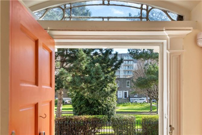 3 Pearse Square, Dublin 2