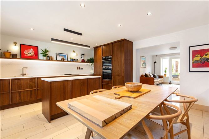 3 Pearse Square, Dublin 2