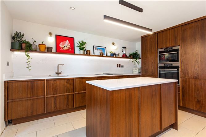 3 Pearse Square, Dublin 2