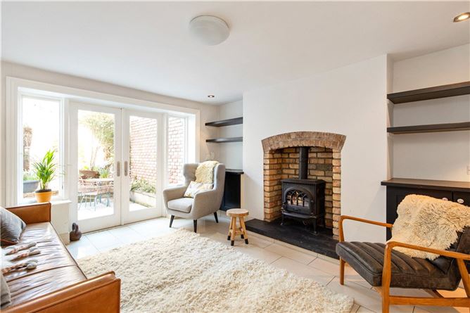 3 Pearse Square, Dublin 2