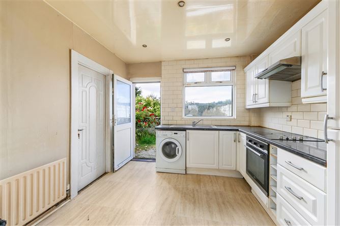 Photo 6 of 10 — 4 Redwood Court, Kilnamanagh, Dublin 24