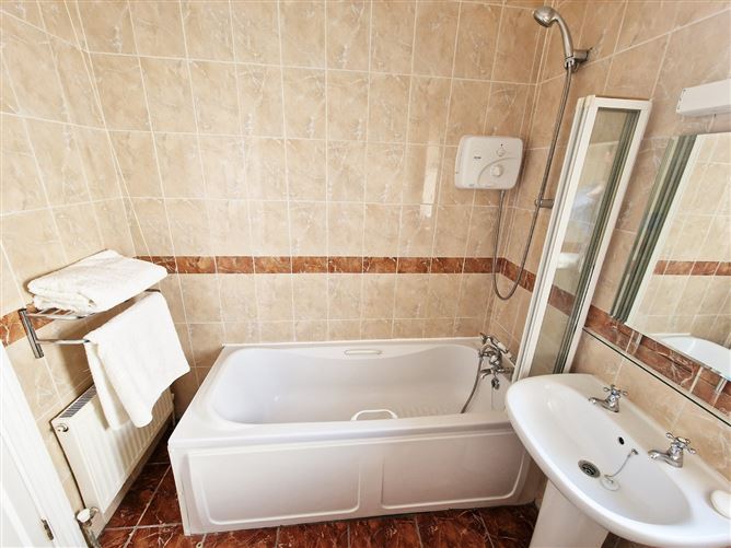 12 Dromard, Lahinch Road, Ennis, Co. Clare
