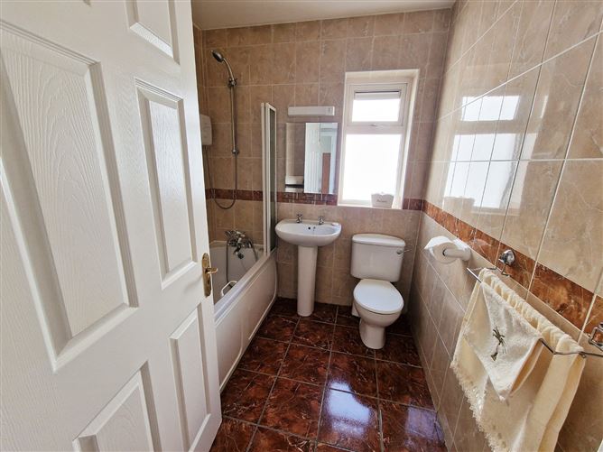 12 Dromard, Lahinch Road, Ennis, Co. Clare