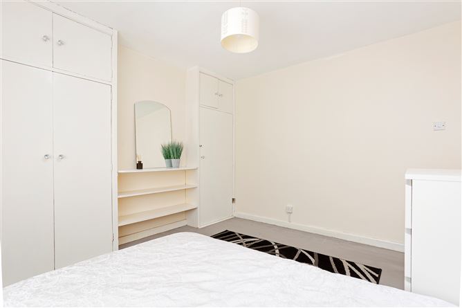 22 Sarsfield Park, Lucan, Dublin