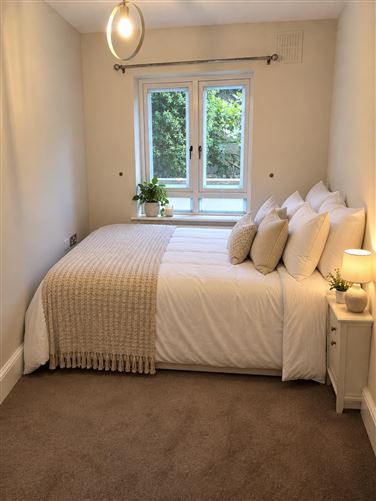 206 Trimbleston - 2 bed/2 bath ground floor (own door) apartment , Goatstown, Dublin 14