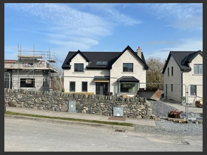 14 Village Green, The Spa, Tralee, Kerry 