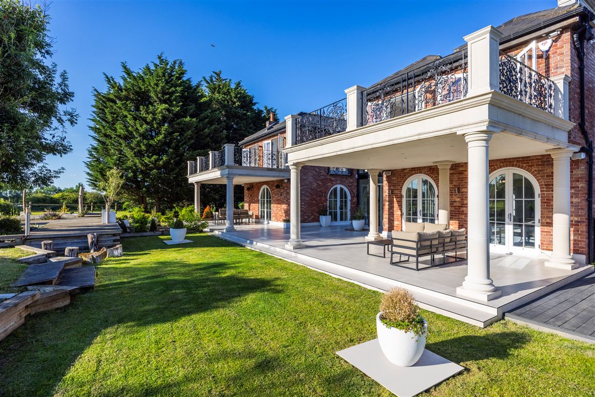 Total Splendour,Stapleford Abbotts, Greater London, United Kingdom