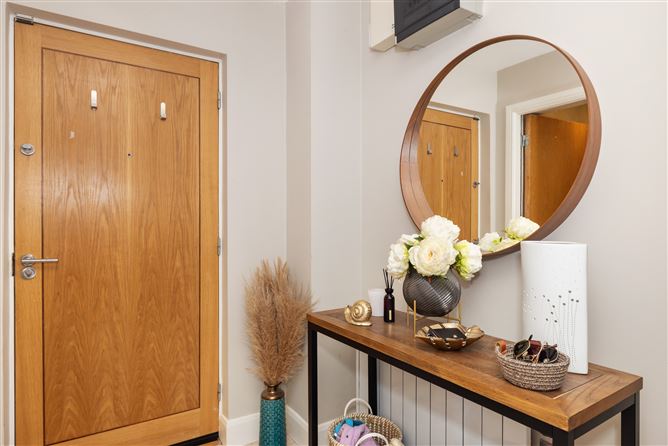 1 The Crescent, Carrickmines Manor, Carrickmines, Dublin 18