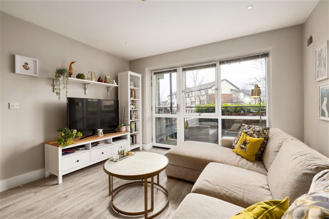 1 The Crescent, Carrickmines Manor, Carrickmines, Dublin 18