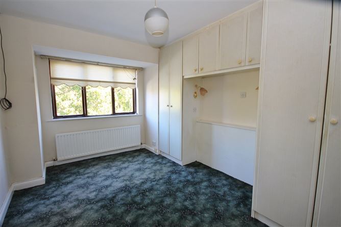 15 Woodville Grove, Lucan, Co. Dublin