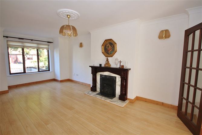 15 Woodville Grove, Lucan, Co. Dublin