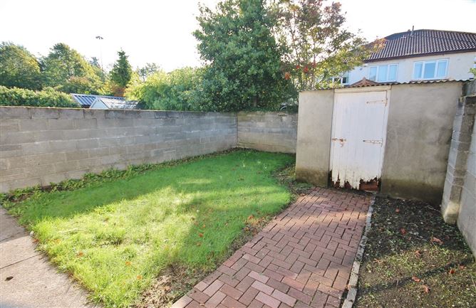 15 Woodville Grove, Lucan, Co. Dublin