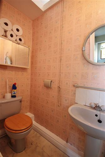 15 Woodville Grove, Lucan, Co. Dublin