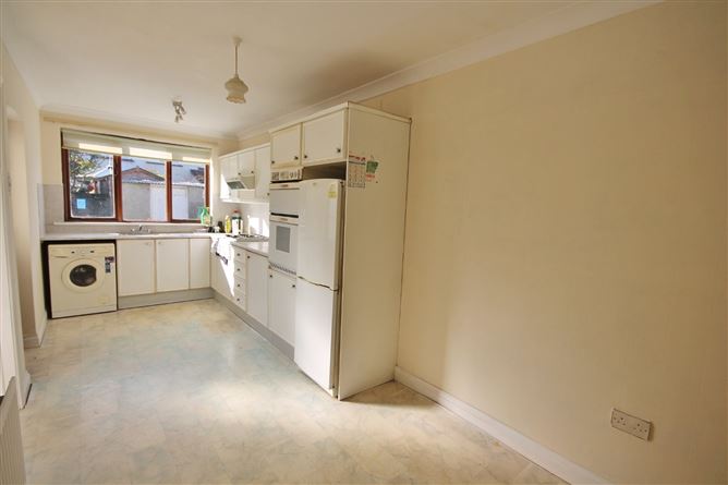 15 Woodville Grove, Lucan, Co. Dublin