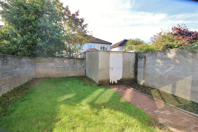 15 Woodville Grove, Lucan, Co. Dublin