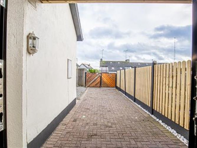 10 Beachside Court, Courtown, Wexford