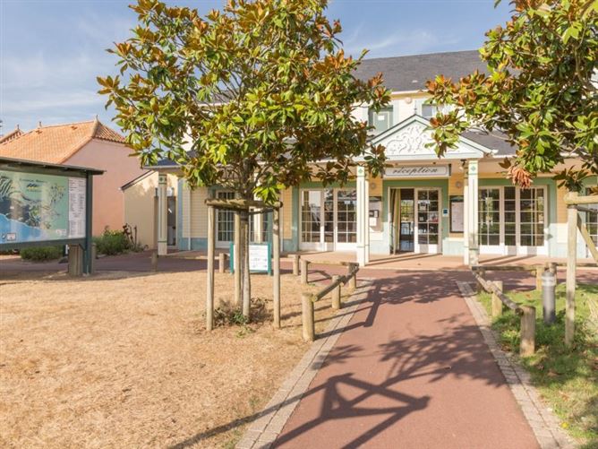 Private, Avenue du Vieux Moulin, Talmont-Saint-Hilaire, Vendee