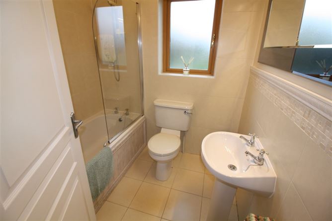 17 Drisin, Knocknacarra, Galway City