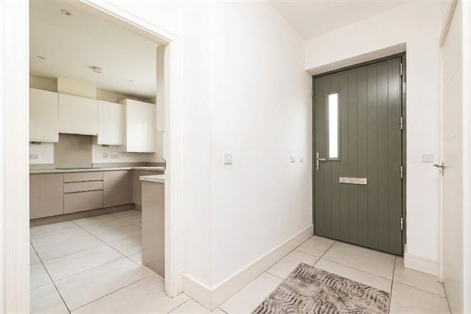 3 SHACKLETON PLACE, Tandy's Lane, Lucan, Dublin